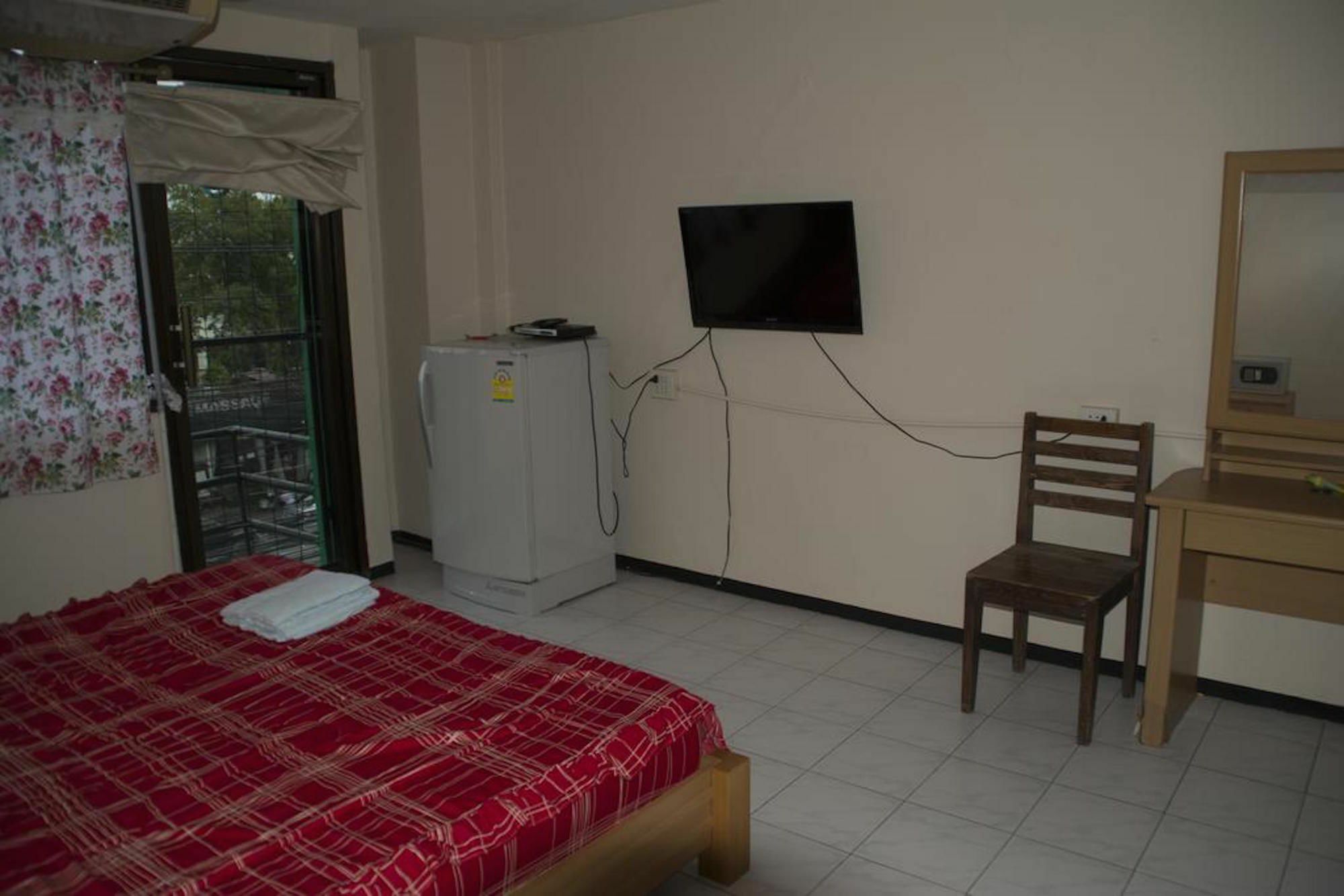 Ryan'S Bar Hotel Pattaya Ngoại thất bức ảnh