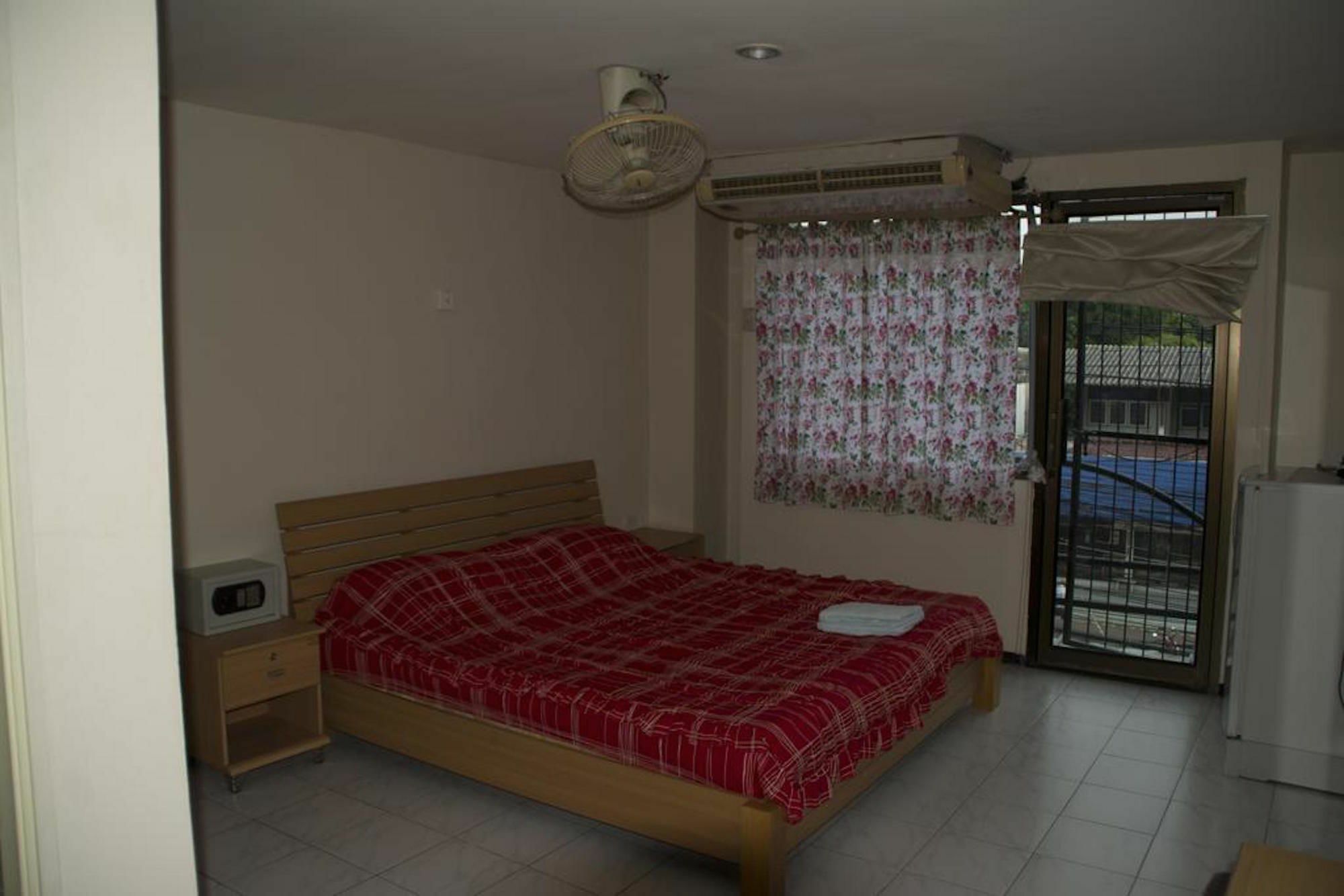Ryan'S Bar Hotel Pattaya Ngoại thất bức ảnh